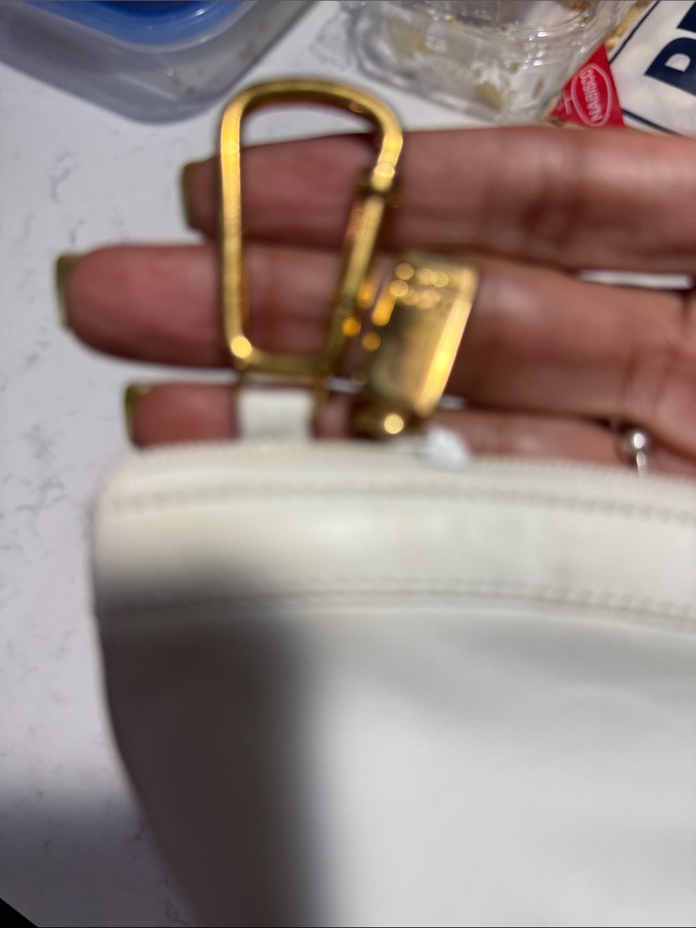Gucci White Leather Mini Coin Pouch with Gold Zipper - Picture 10 of 13